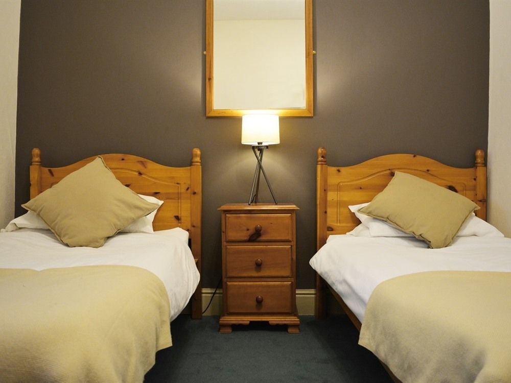 Swan & Talbot Inn Уедърби Екстериор снимка