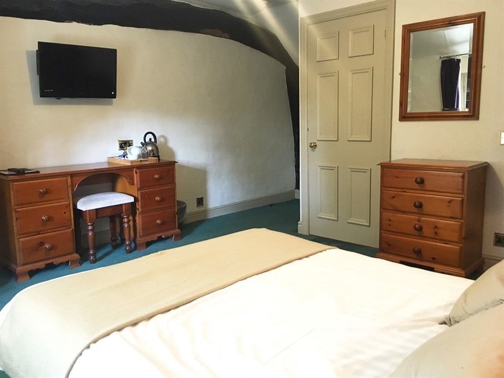 Swan & Talbot Inn Уедърби Екстериор снимка