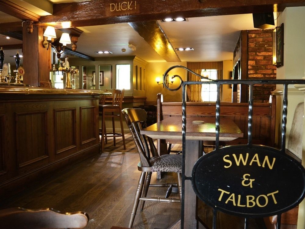 Swan & Talbot Inn Уедърби Екстериор снимка