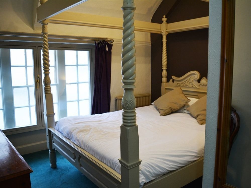 Swan & Talbot Inn Уедърби Екстериор снимка
